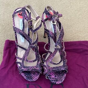 NWT Diane Von Furstenberg Purple Snakeskin Strappy High Heels